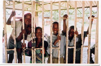 Lubumbashi, R.D. Congo  23 maggio 2003  Alcuni ospiti della casa salesiana Bakanja-Centre, opera di prima accoglienza per i ragazzi di strada.