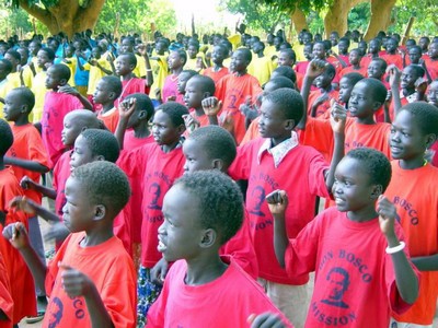 Tonj, Sudan – novembre 2003 – Bambini della scuola della Missione Don Bosco.