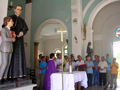 Jaboato dos Guararapes, Brasile  5 marzo 2006  Lispettore di Recife, don Joo Carlos Ribeiro, al termine della Celebrazione eucaristica.