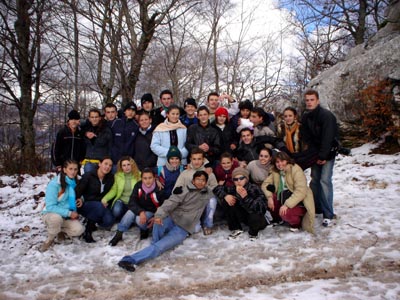 Tirana, Albania - marzo 2006 - Il salesiano studente, Oscar Tuscano (al centro in prima fila) insieme ai giovani animatori  del Centro giovanile di Tirana.
