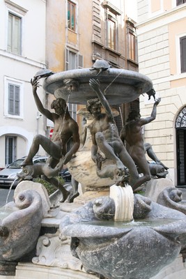 Fuente de las tortugas en el barrio judío de Roma.