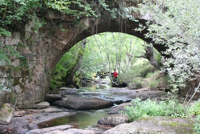 Puente de Rojadillo, en la calzada roma que pasa por Valberzoso hacia Santander
