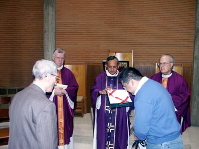 Roma, Italia - 3 aprile 2006 – Don Pascual Chávez, presiede l’Eucaristia in occasione del suo IV anniversario di elezione a Rettor Maggiore dei Salesiani.