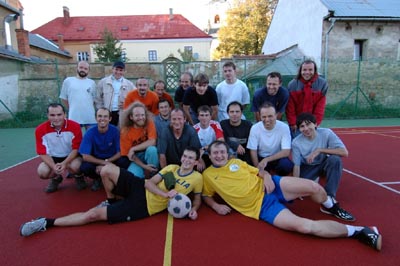 Frystak, Repubblica Ceca - 28 settembre 2007 - Gruppo di partecipanti alla partita di calcio a conclusione dei festeggiamenti per gli 80 anni di presenza salesiana nel paese.