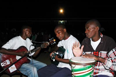 Nairobi, Kenya – 21 maggio 2006 – Gruppo musicale.
