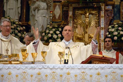 Torino, Italia  24 maggio 2006  Il Cardinale  Severino Poletto, arcivescovo di Torino, presiede lEucaristia in onore di Maria Ausiliatrice, patrona della congregazione salesiana e della Famiglia Salesiana.