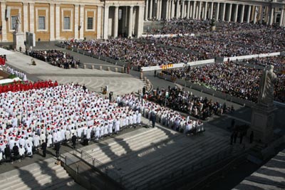 Citt del Vaticano - 28 ottobre 2007 - Solenne beatificazione dei 498 martiri spagnoli del secolo XX, tra i quali 63 membri della Famiglia Salesiana. 
