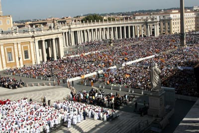 Citt del Vaticano - 28 ottobre 2007 - Solenne beatificazione dei 498 martiri spagnoli del secolo XX, tra i quali 63 membri della Famiglia Salesiana. 
