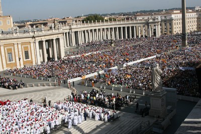 Panormica, desde la terraza, de la Plaza de San Pedro con unas 50.000 personas asistiendo a la Beatificacin de los 498 Mrtires de Espaa, 28.10.2007