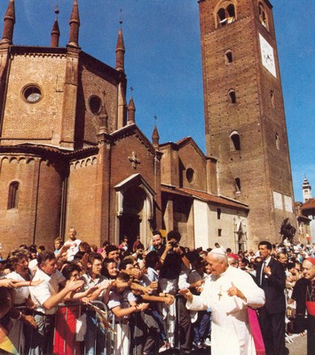 Giovanni Paolo II in visita a Chieri 1988.