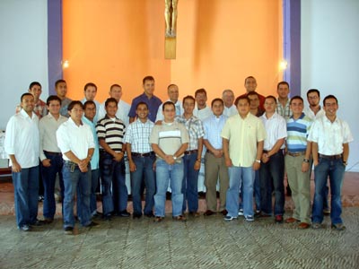 Copacabana, Colombia  12 gennaio 2008  21 giovani salesiani hanno rinnovato la loro professione religiosa. La cerimonia  stata presieduta da don John Jairo Gmez, Vicario dellIspettoria San Luis Beltrn di Medellin (COM).