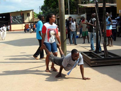 Dondo, Angola - gennaio 2008 - Giovani durante i loro giochi al Campeggio Nazionale del Movimento Giovanile Salesiano (MGS) svoltosi dal 6 al 10 gennaio.