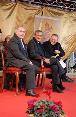 Soverato, Italia - 12 gennaio 2008 - Don Pascual Chvez a Soverato in occasione dei festeggiamenti per il centenario di attivit dell`Istituto salesiano. Alla sua destra don Pasquale Martino, Ispettore IME.