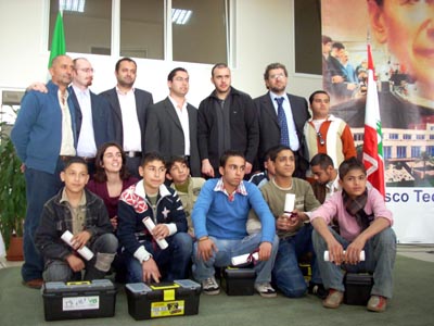 El Fidar, Libano - 14 marzo 2008 - Consegna dei diplomi ai giovani del Don Bosco Technique, studenti della prima sessione dei corsi professionali intensivi finanziati con i contributi del programma ROSS della Cooperazione italiana.