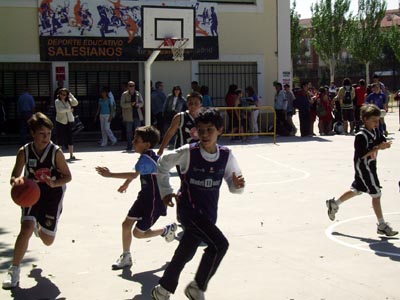 7 giugno 2008 - Una partita di basket del XVIII Incontro dei Giovani Sportivi delle opere salesiane dellIspettoria di Madrid.