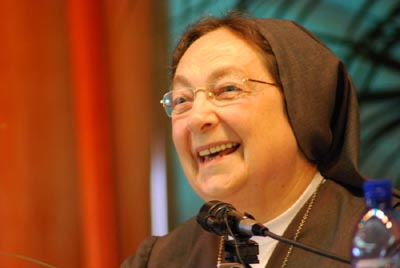 18 settembre 2008 - Madre Antonia Colombo, durante il suo intervento all`apertura ufficiale del XXII Capitolo Generale delle Figlie di Maria Ausiliatrice.