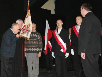 25 novembre 2008 - Consegna dello stendardo degli exallievi del Centro Educativo Salesiano Rżanystok, ai giovani che oggi frequentano il centro.