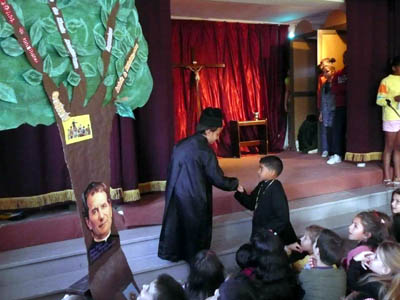 31 gennaio 2009 - Rappresentazione teatrale su alcuni episodi della vita di Don Bosco, presso la parrocchia salesiana San Juan Bosco.