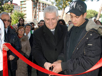 30 gennaio 2009 - Don Alberto Lorenzelli, Superiore dellIspettoria dellItalia Centrale (ICC), inaugura la nuova sede del Centro di Accoglienza Minori, Centro Diurno Polifunzionale per i ragazzi a rischio del Borgo Ragazzi Don Bosco di Roma
