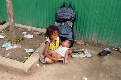 12 settembre 2001 - Bambini poveri