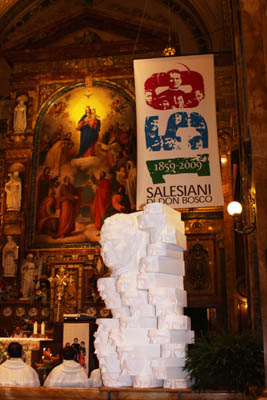 Torino, Italia - 18 dicembre 2009 - La basilica di Maria Ausiliatrice in Valdocco, nella serata di conclusione del 150° anniversario di fondazione della Congregazione salesiana.