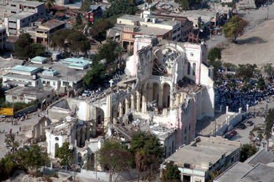 12 febbraio 2010 - La cattedrale distrutta dal terremoto vista dall`elicottero.