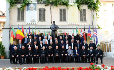 22 maggio 2010 - Don Pascual Chvez, Rettor Maggiore, vescovi e cardinali, Incontro dei vescovi salesiani 21-25 maggio.
