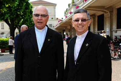 21 maggio 2010 - Mons. Vitrio Pavanello, S.D.B., arcivescovo di Campo Grande, Mato Grosso do Sul, mons. Eduardo Pinheiro da Silva, S.D.B., vescovo ausiliare di Campo Grande, Mato Grosso do Sul, Incontro vescovi, Valdocco.

