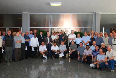 16 giugno 2010 - La comunità della Casa Generalizia in occasione della benedizione della statua di Don Bosco e Don Rua.