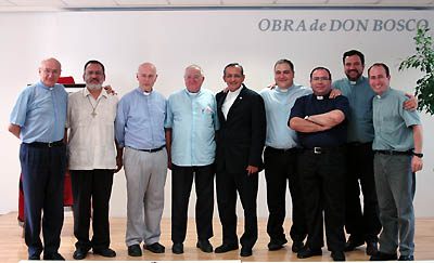 2 febbraio 2010 - Il Rettor Maggiore Don Pascual Chvez incontra i salesiani locali. Secondo dalla destra della foto l`Ispettore dell`Argentina Nord (ARN), don Manuel Cayo.
