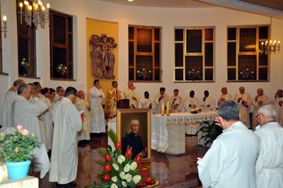 29 ottobre 2010 - Don Pascual Chvez, celebra l`Eucaristia di apertura del Congresso Internazionale di Studi della societ salesiana "Don Rua nella storia".
