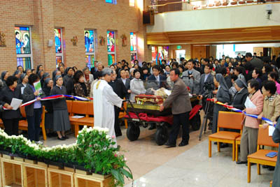 1 novembre 2010 - L`urna di Don Bosco.