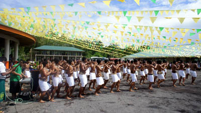 3 giugno 2011 - Ballo inaugurale della nuova scuola salesiana a Salelologa, nellisola di Savaii, Samoa.