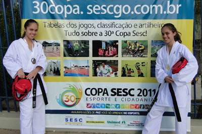 5 giugno 2011  Le sorelle Alessandra e Isabelle Braga Macedo, campionesse di karate allieve della scuola salesiana Dom Bosco di Goinia-GO.