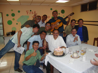 16 de junio de 2011.Celebración para el Inspector de Centroamérica p. Alejandro Hernández, en el Filosofado Salesiano Manuel Enrique Piñol en Guatemala.