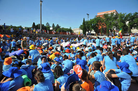 20 agosto 2011 - Giovani del Movimento Giovanile Salesiano, presso il Colegio di Carabanchel, in attesa della Veglia a Cuatro Vientos