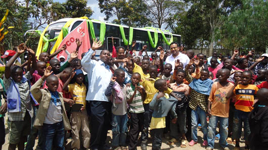 settembre 2011  Lopera salesiana Bosco Boys dellIspettoria dellAfrica Est (AFE), ha inaugurato un nuovo scuolabus.