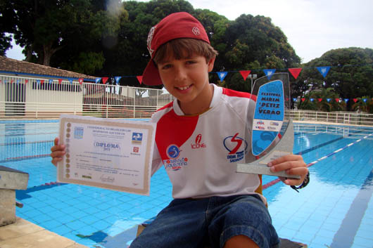12 dicembre 2011 - Thiago Silva Cavalcante, studente dellIstituto Salesiano Dom Bosco,  pre-convocato come nuotatore per le olimpiadi di Rio de Janeiro nel 2016.