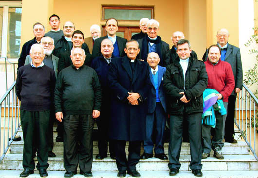 8 dicembre 2011 - Don Pascual Chvez, Rettor Maggiore, insieme alla comunit salesiana.