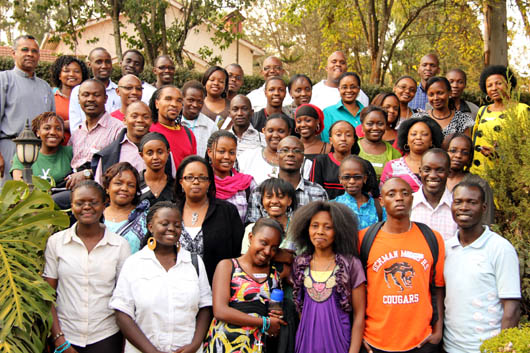 25 marzo 2012 - Il coro Don Bosco del Santuario di Maria Ausiliatrice di Nairobi ha partecipato ad una giornata di seminario e ritiro presso lopera salesiana Don Bosco Youth Educational Services.