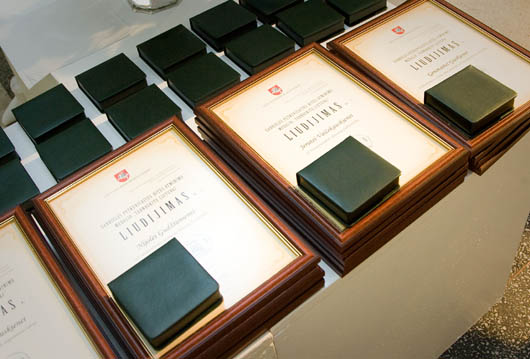 30 marzo 2012 - La medaglia del parlamento lituano.