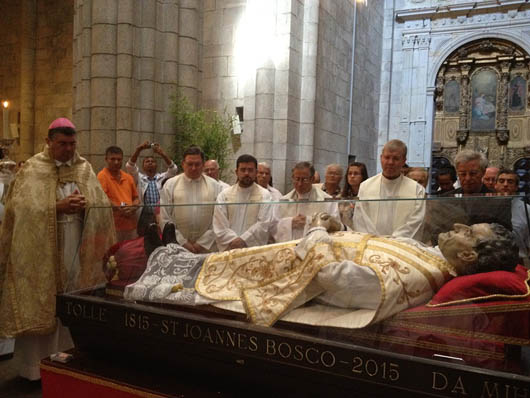 Peregrinazione dell`urna di Don Bosco.