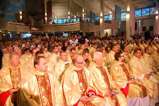 12 ottobre 2012 - Cerimonia dincoronazione del quadro di Maria Ausiliatrice della chiesa di Rumia presieduta da mons. Sławoj Leszek Głdź, arcivescovo di Gdańsk.