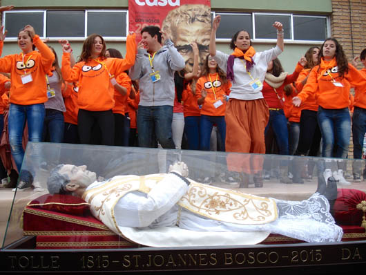 13-31 ottobre 2012 - Peregrinazione dell`urna di Don Bosco nelle opere salesiane dell`Ispettoria di Valencia.