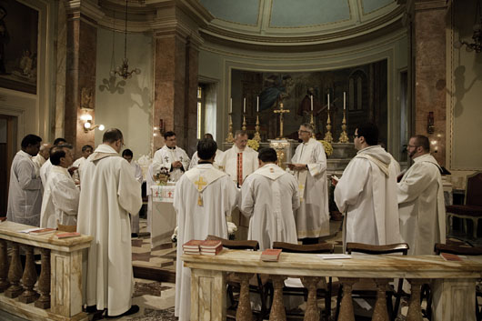 07 novembre 2012 - Incontro dei Presidi dei centri di studi teologici e degli incaricati degli studi teologici salesiani. Eucaristia nella chiesa di San Francesco di Sales.