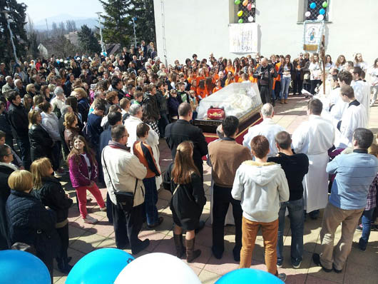 22 Marzo 2013 - L`Urna di Don Bosco a Podsused davanti alla chiesa dedicata a San Giovani Bosco.