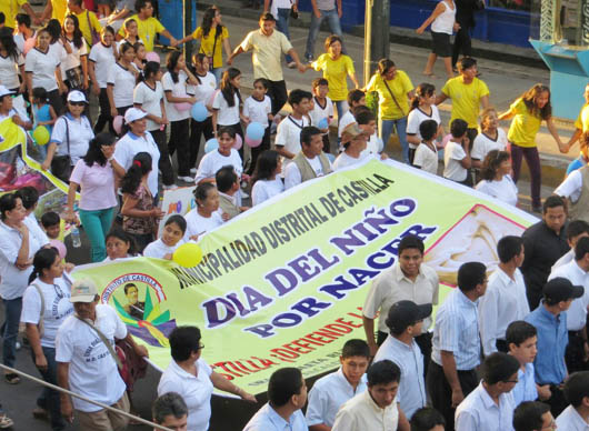 6 aprile 2013  Gli alunni salesiani partecipano alla Grande Marcia organizzata dallarcivescovo della citt per riaffermare il loro impegno in difesa della vita dei nascituri.