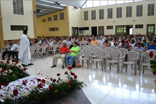 19 maggio 2013 - Celebrazione eucaristica presieduta da don Modesto Vsquez, in occasione della festa di Maria Ausiliatrice. 
