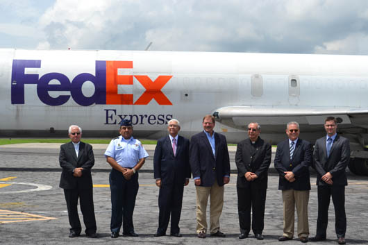 29 giugno 2013 - LUniversit Don Bosco di El Salvador ha ricevuto in dono da parte dellazienda FedEx un Boeing 727, che servir come aereo-scuola per gli allievi del corso per tecnici di manutenzione aereonautica. 
