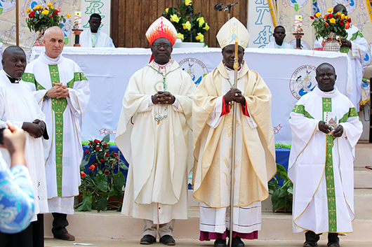17-18 agosto 2013 - Celebrazione apertura dell`anno centanario della diocesi di Sakania-Kipushi: mons. Gaston Ruvezi, SDB, Vescovo della Diocesi Sakania-Kipushi, mons. Fulgence Muteba della diocesi di Kilwa-Kasenga.